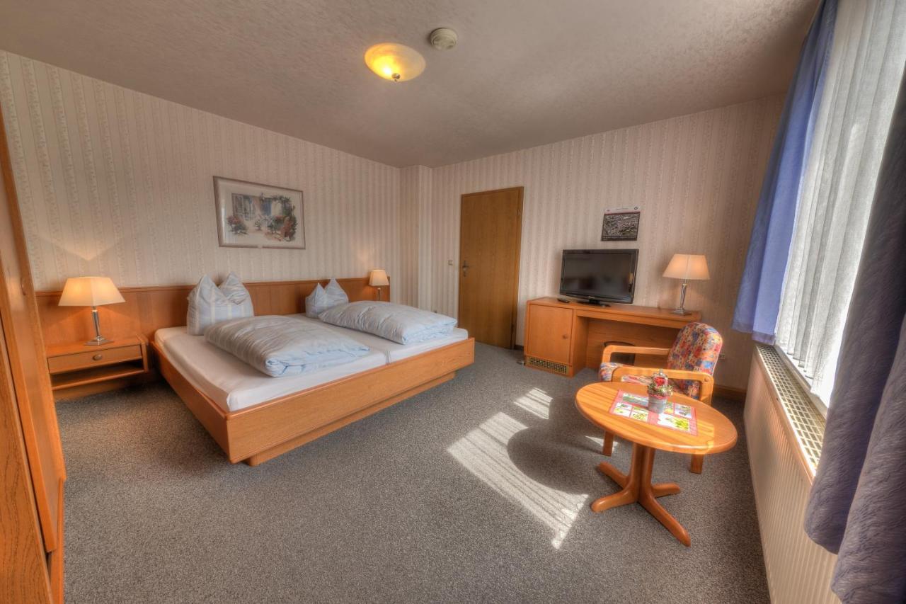 Hotel - Pension & Gaststaette "Alter Koenig" Hettstedt المظهر الخارجي الصورة